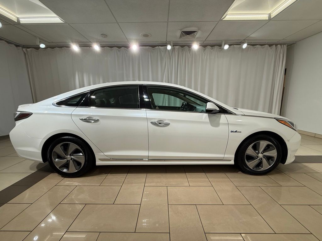 Thumbnail: 2017 Hyundai Sonata - 6