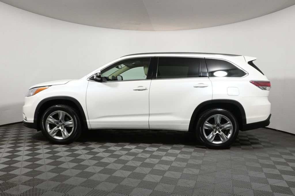 Thumbnail: 2016 Toyota Highlander - 2