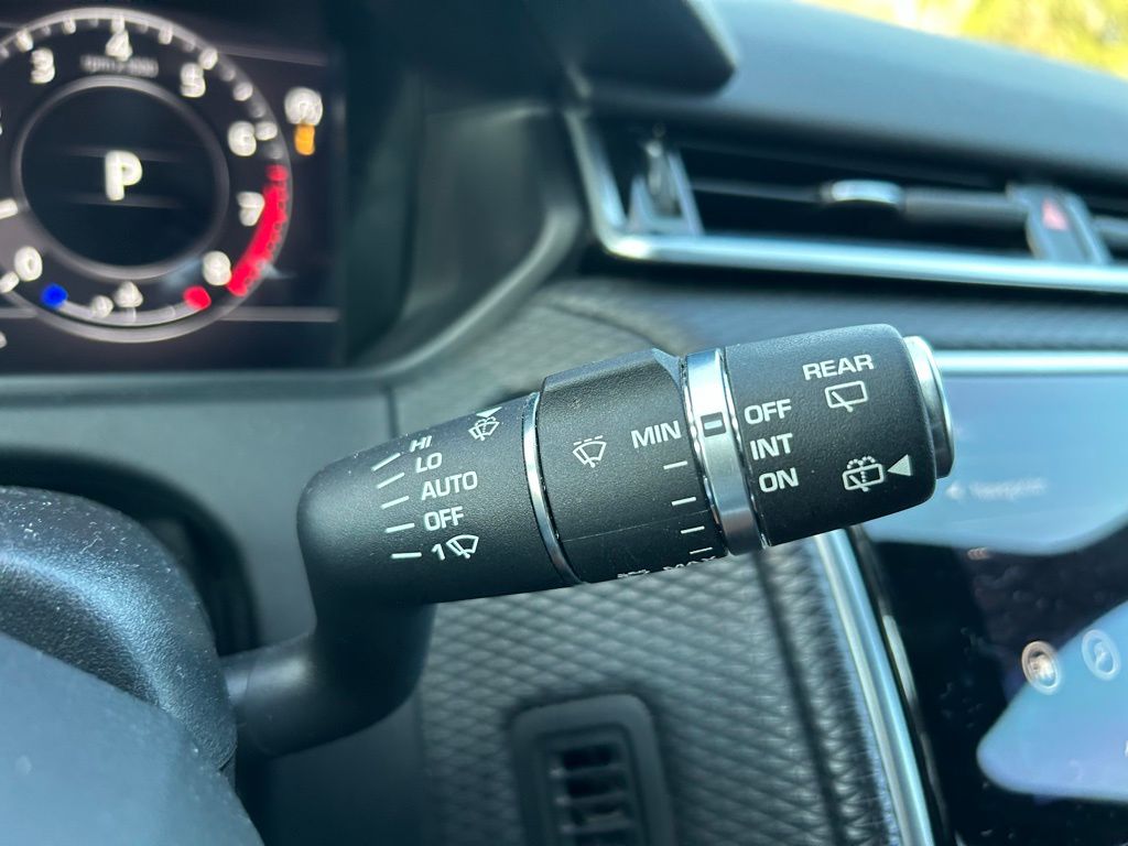 Thumbnail: 2020 Land Rover Range Rover Velar - 27
