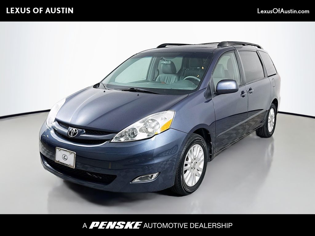 2010 Toyota Sienna XLE -
                  Austin, TX