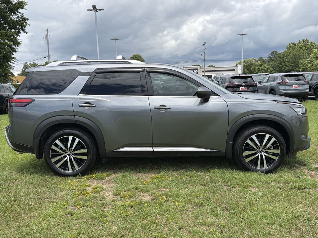 Used 2025 Nissan Pathfinder SUV