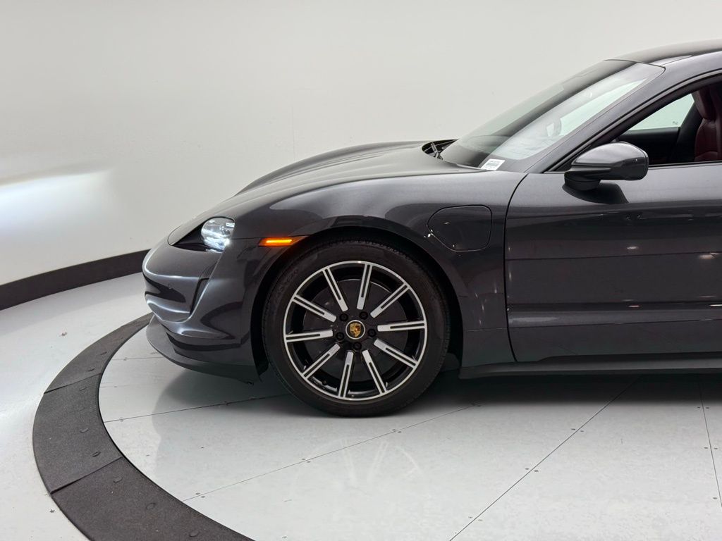 2022 Porsche Taycan  29