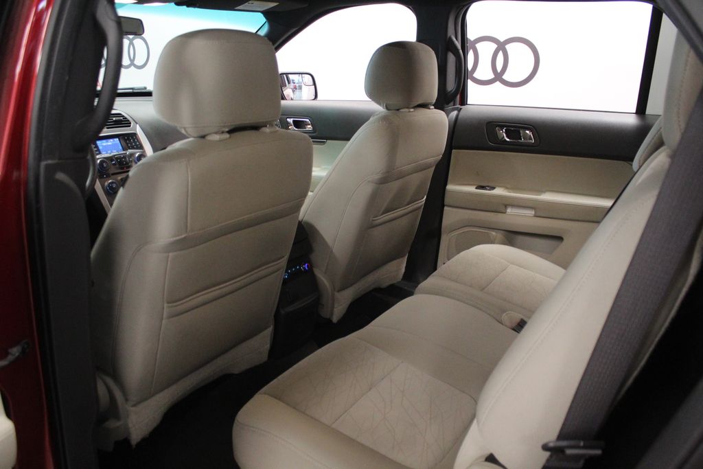Thumbnail: 2013 Ford Explorer - 18