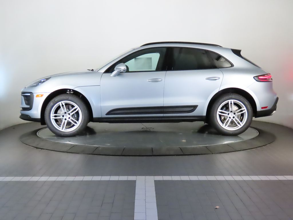 Thumbnail: 2026 Porsche Macan - 2