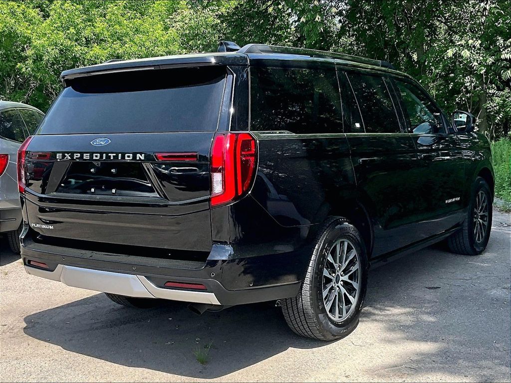 2025 Ford Expedition — photo 6