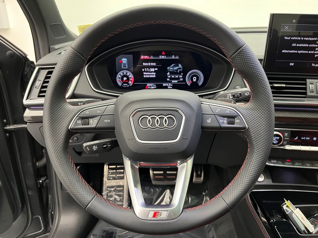 Thumbnail: 2022 Audi SQ5 - 12