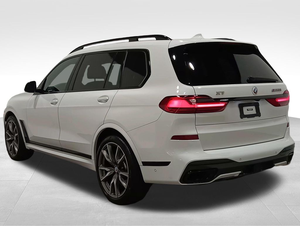 2022 BMW X7 M50i