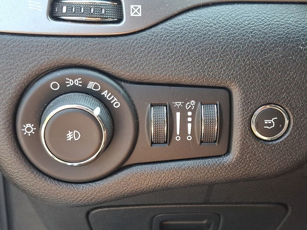 Used 2020 Jeep Cherokee SUV