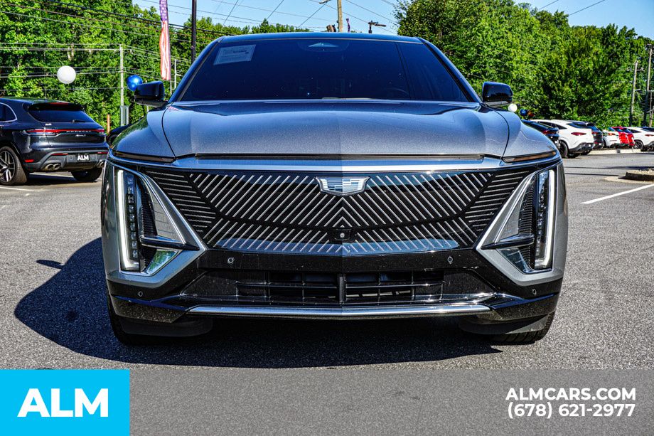 Used 2024 Silver Cadillac Luxury image 10