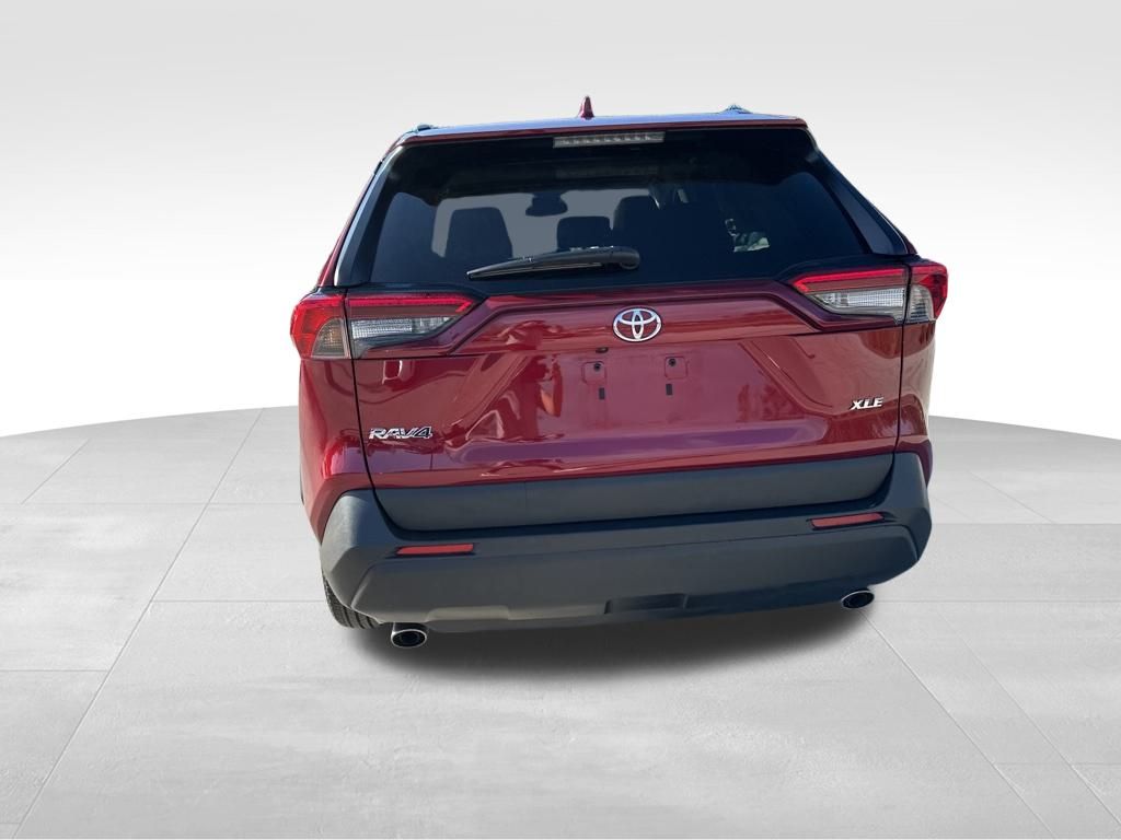 2023 Toyota RAV4 XLE 8