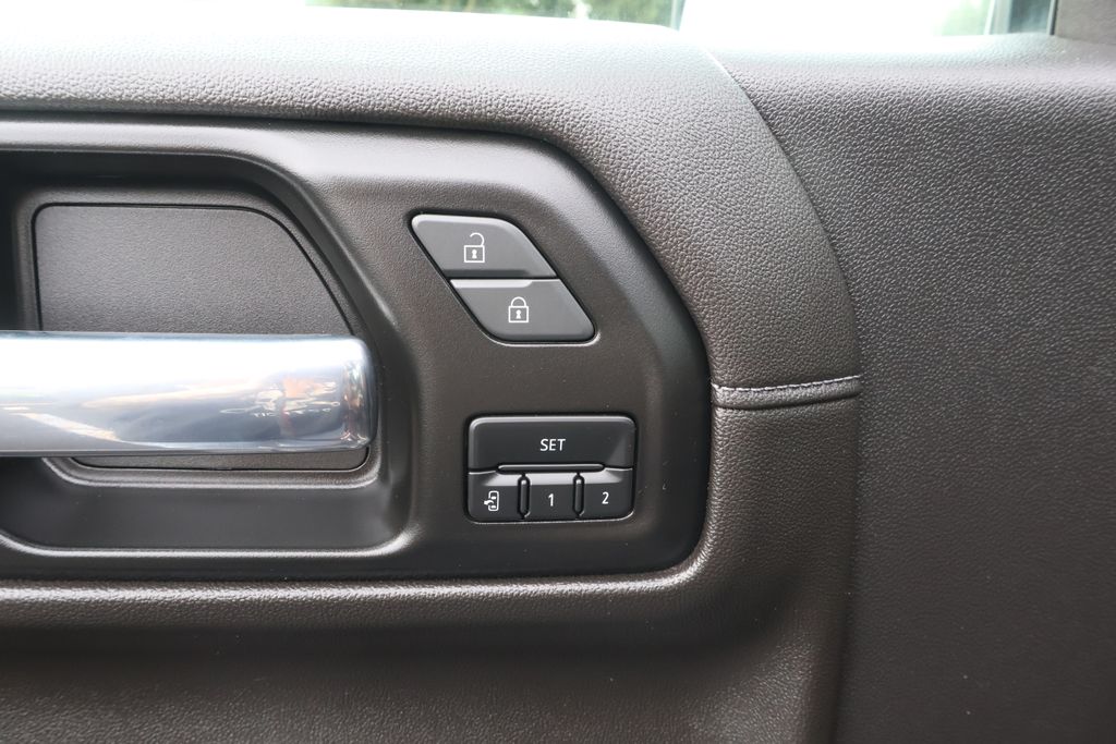 2022 Chevrolet Silverado 1500 High Country 17