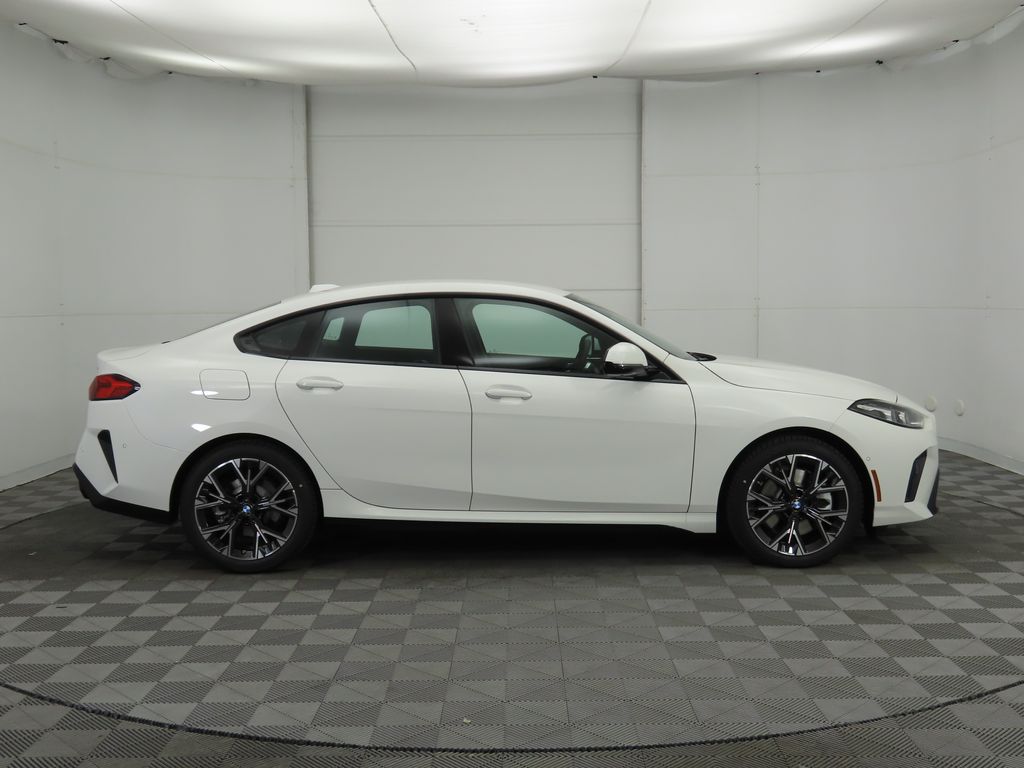 Thumbnail: 2025 BMW 2 Series - 5