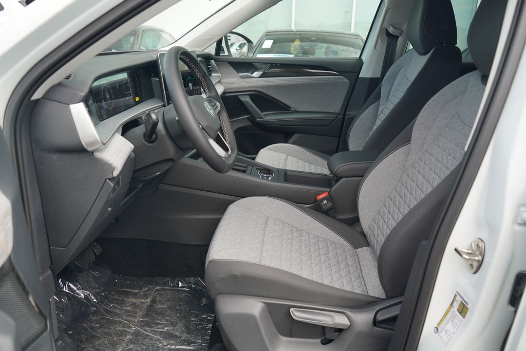 Thumbnail: 2025 Volkswagen Tiguan - 6