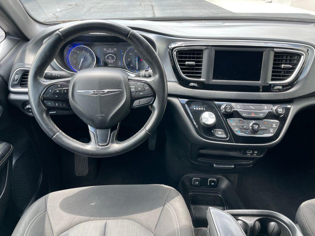 Thumbnail: 2018 Chrysler Pacifica - 11