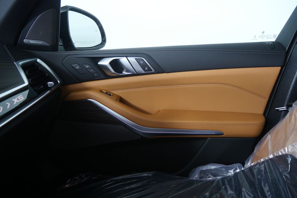 Thumbnail: 2026 BMW X5 - 23