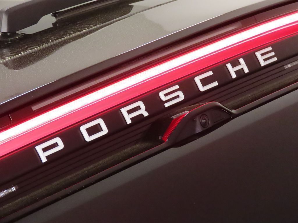 Thumbnail: 2026 Porsche Macan - 12