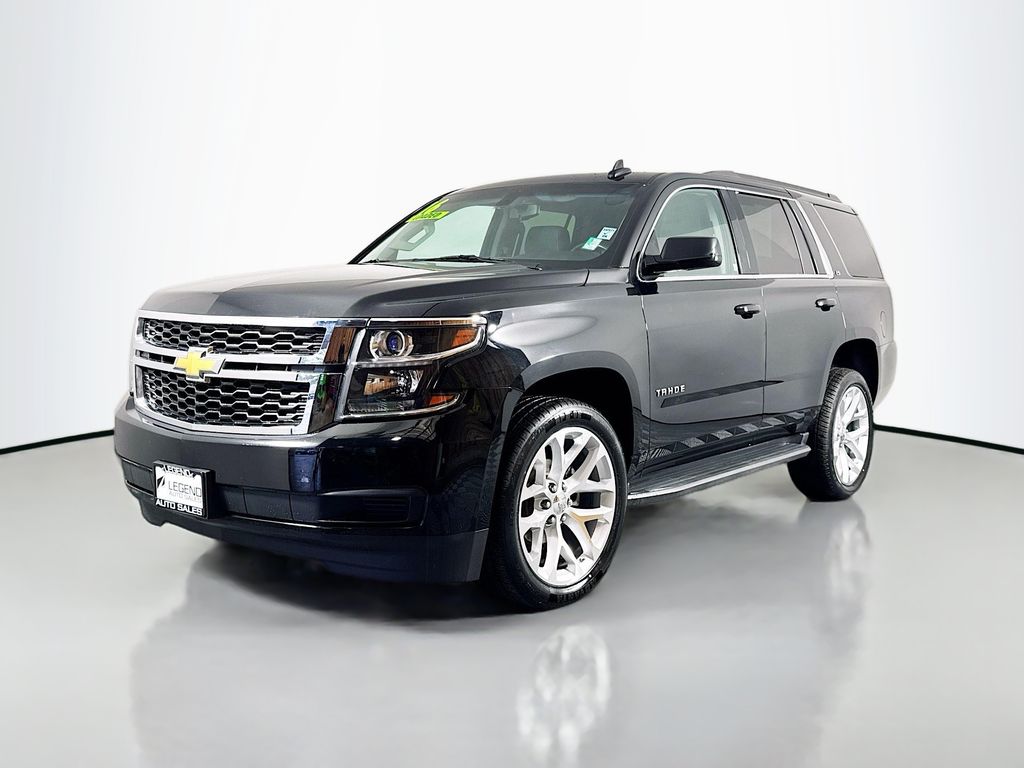 Chevrolet Tahoe's photo