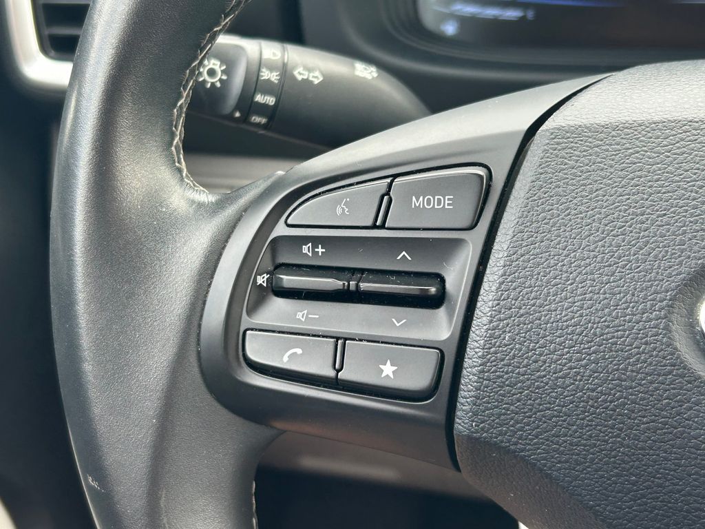 Used 2025 Hyundai Venue SUV
