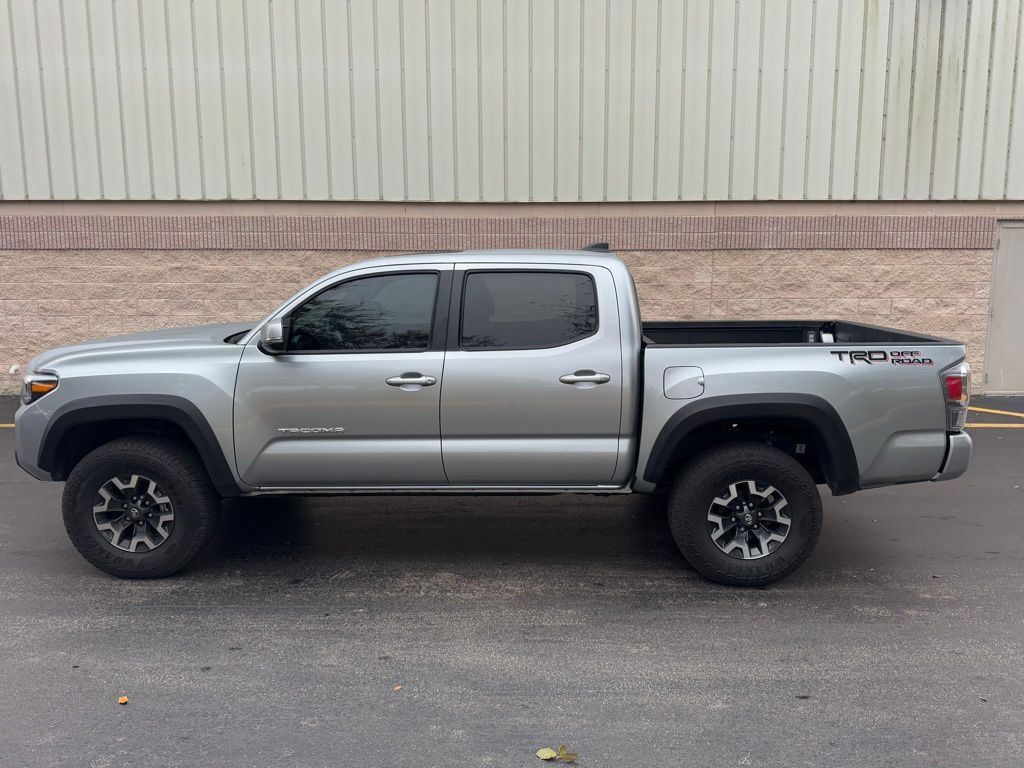 2023 Toyota Tacoma TRD Off-Road 2