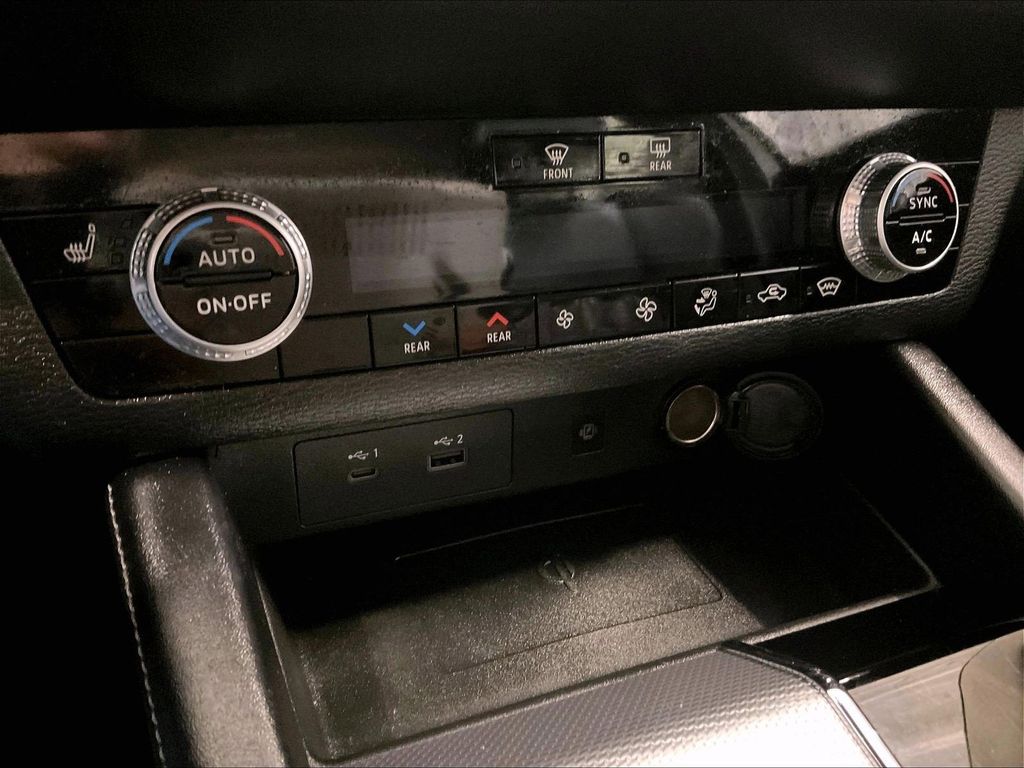 2022 Mitsubishi Outlander — photo 25