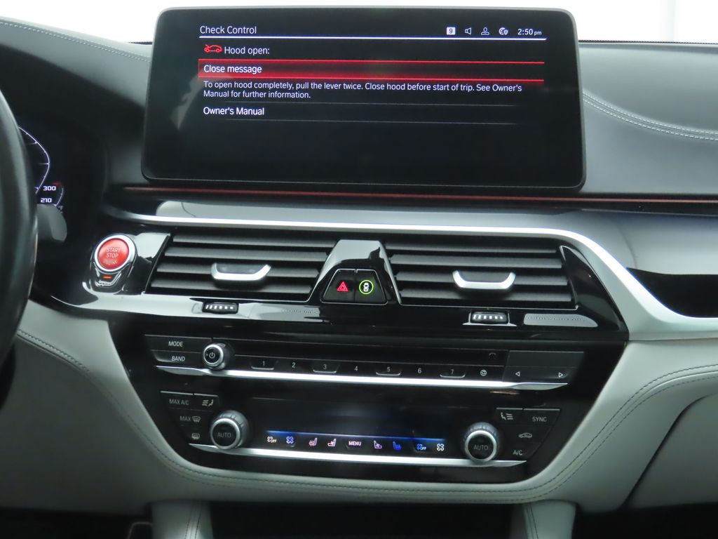 Thumbnail: 2022 BMW M5 - 14