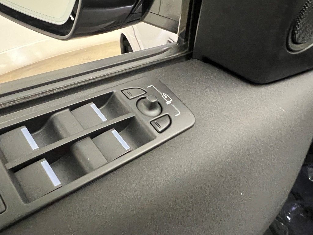 Thumbnail: 2024 Land Rover Discovery Sport - 27