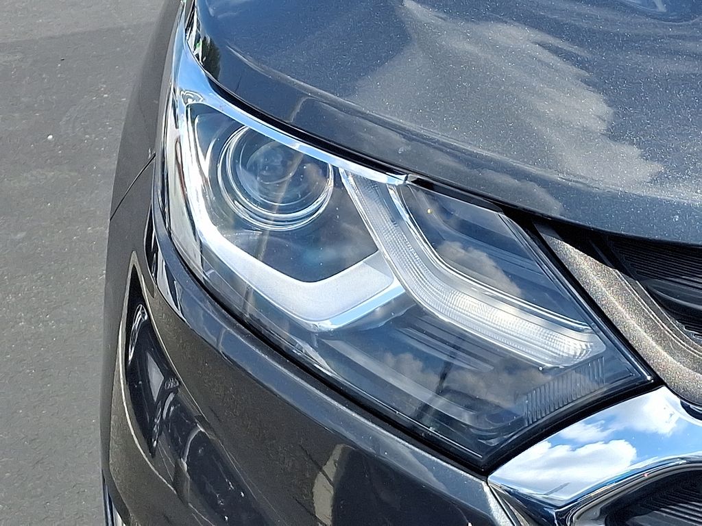 Thumbnail: 2021 Chevrolet Equinox - 9