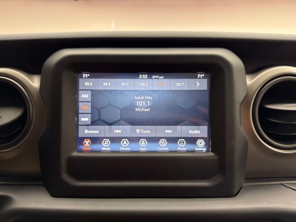 Thumbnail: 2020 Jeep Wrangler - 14