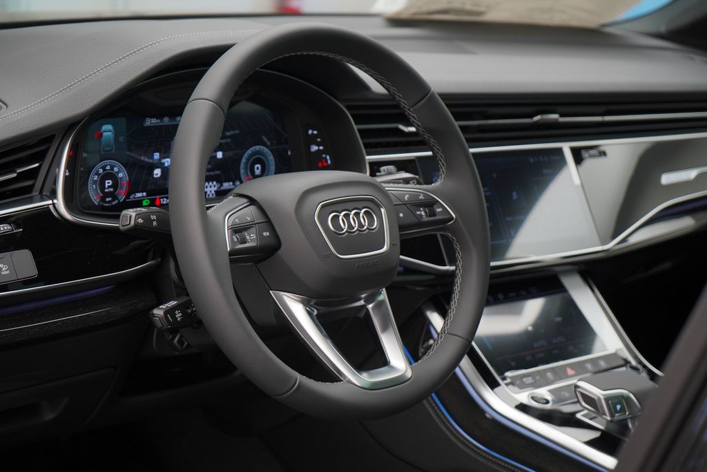 2025 Audi Q7  8