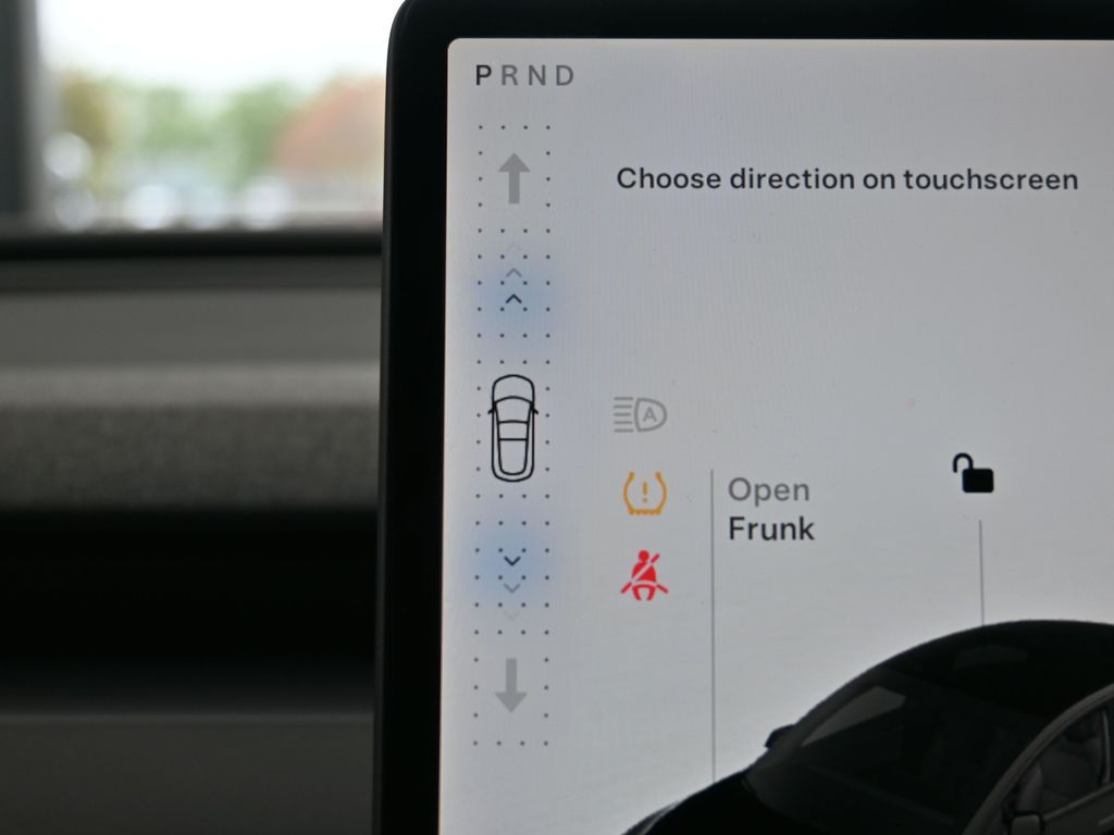 Used 2025  Tesla Long Range image 23