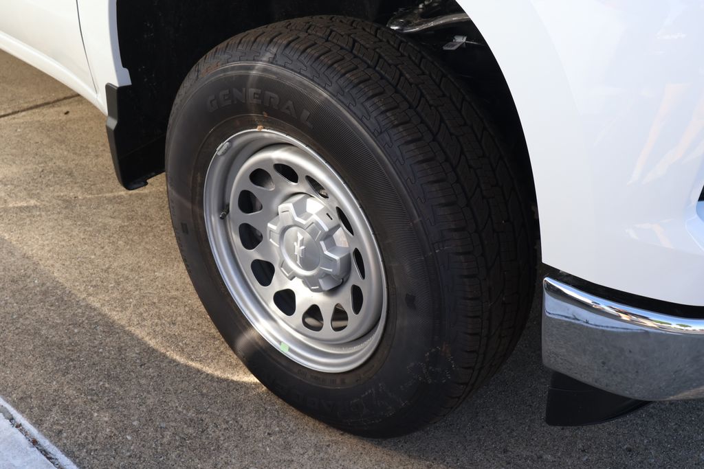 Thumbnail: 2026 Chevrolet Silverado 1500 - 9