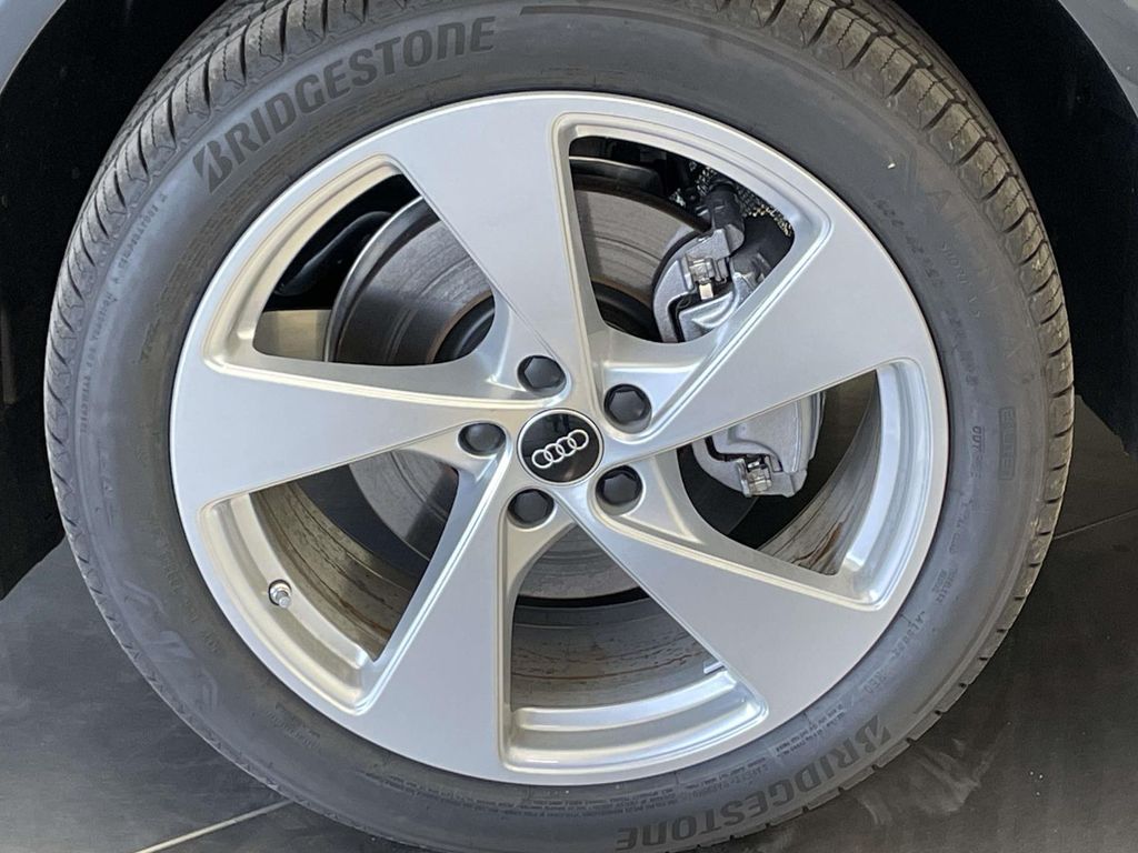 2025 Audi Q5 2.0T Premium Plus - 9