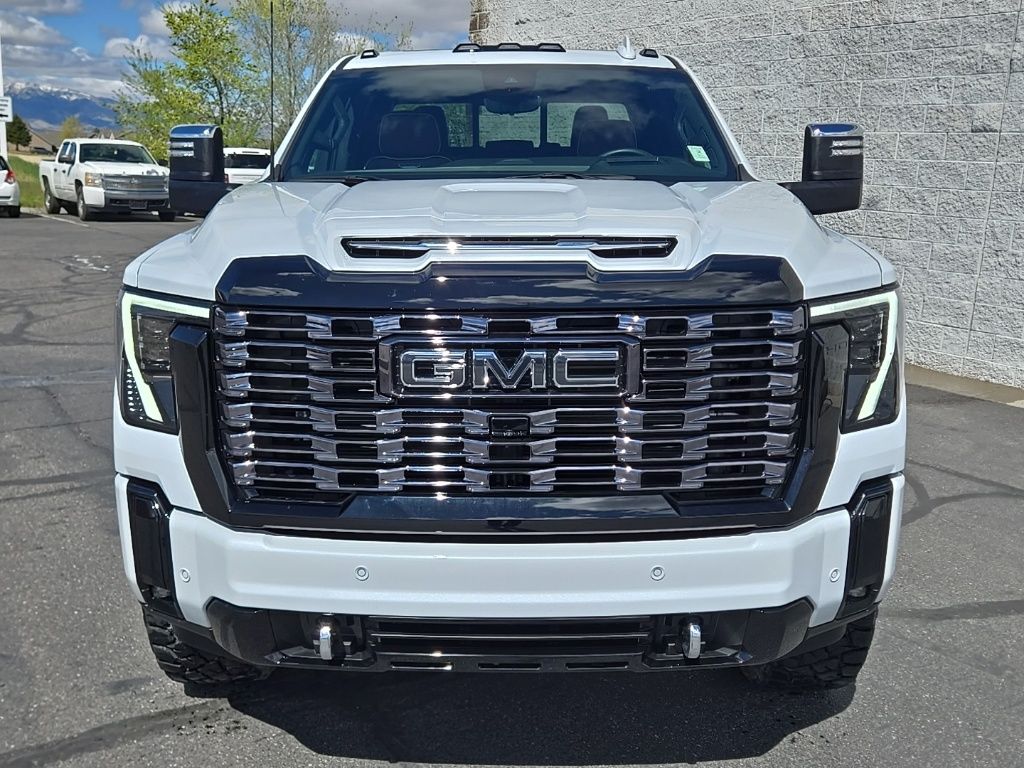 Used 2026 White GMC Denali Ultimate image 9