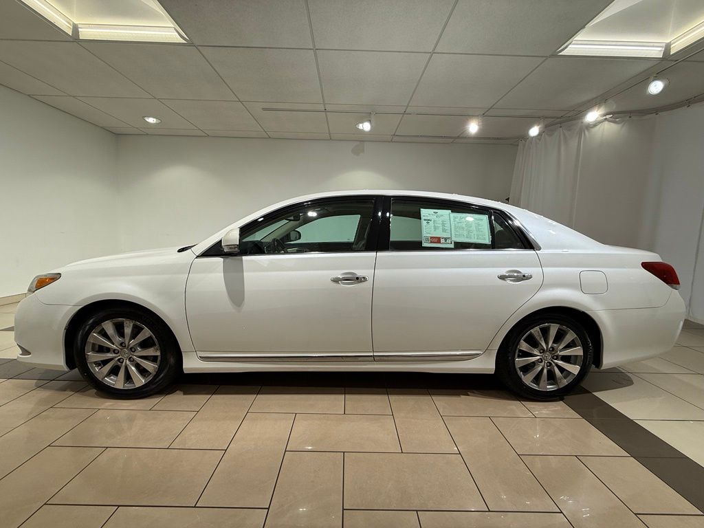 Thumbnail: 2012 Toyota Avalon - 2