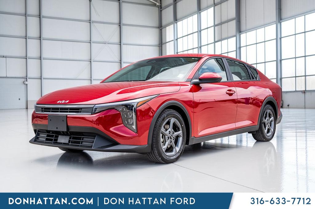 Currant Red 2025 Kia K4 Sedan Front-Wheel Drive Continuously Variable Transmission