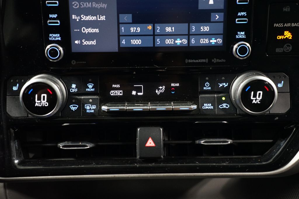 2021 Toyota Highlander XLE 19