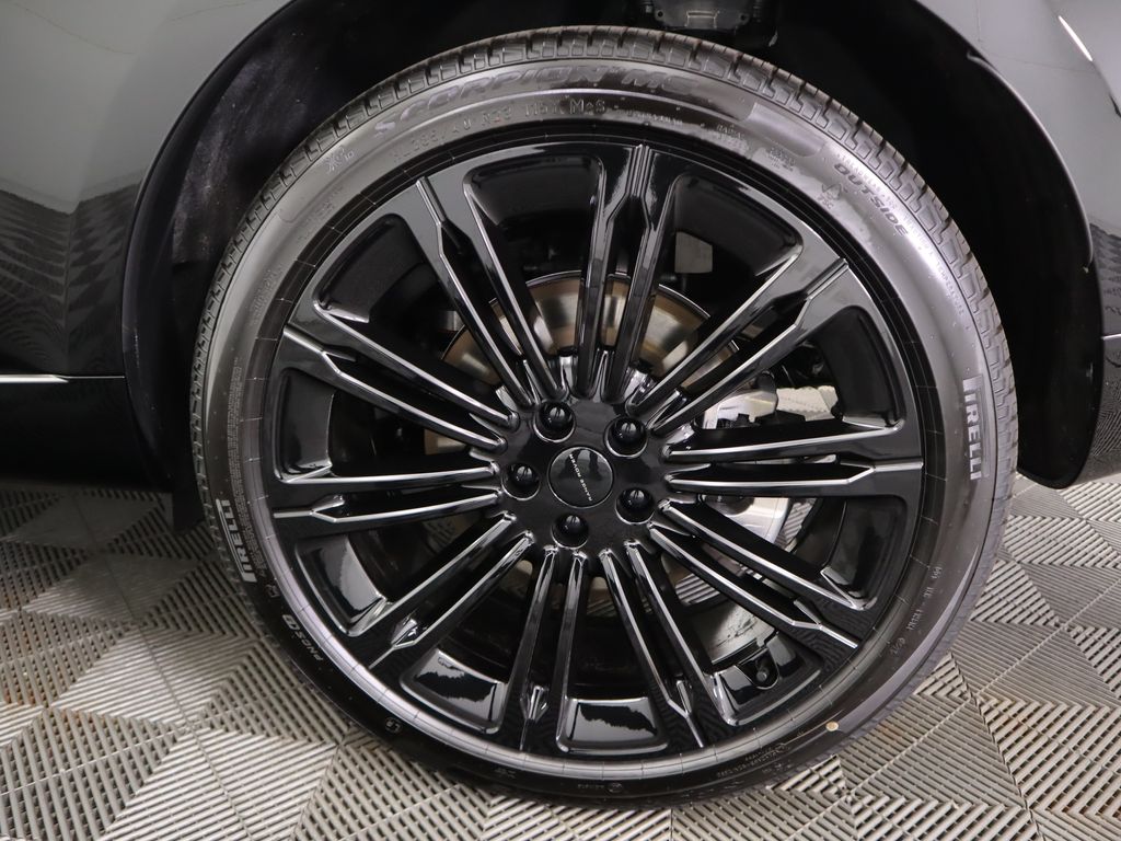 Thumbnail: 2026 Land Rover Range Rover - 32