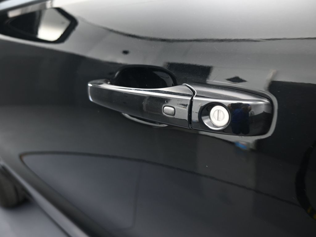 Used 2022 DB Black Crystal Clearcoat Dodge R/T image 33