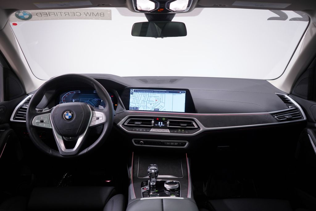 2022 BMW X7 xDrive40i 10