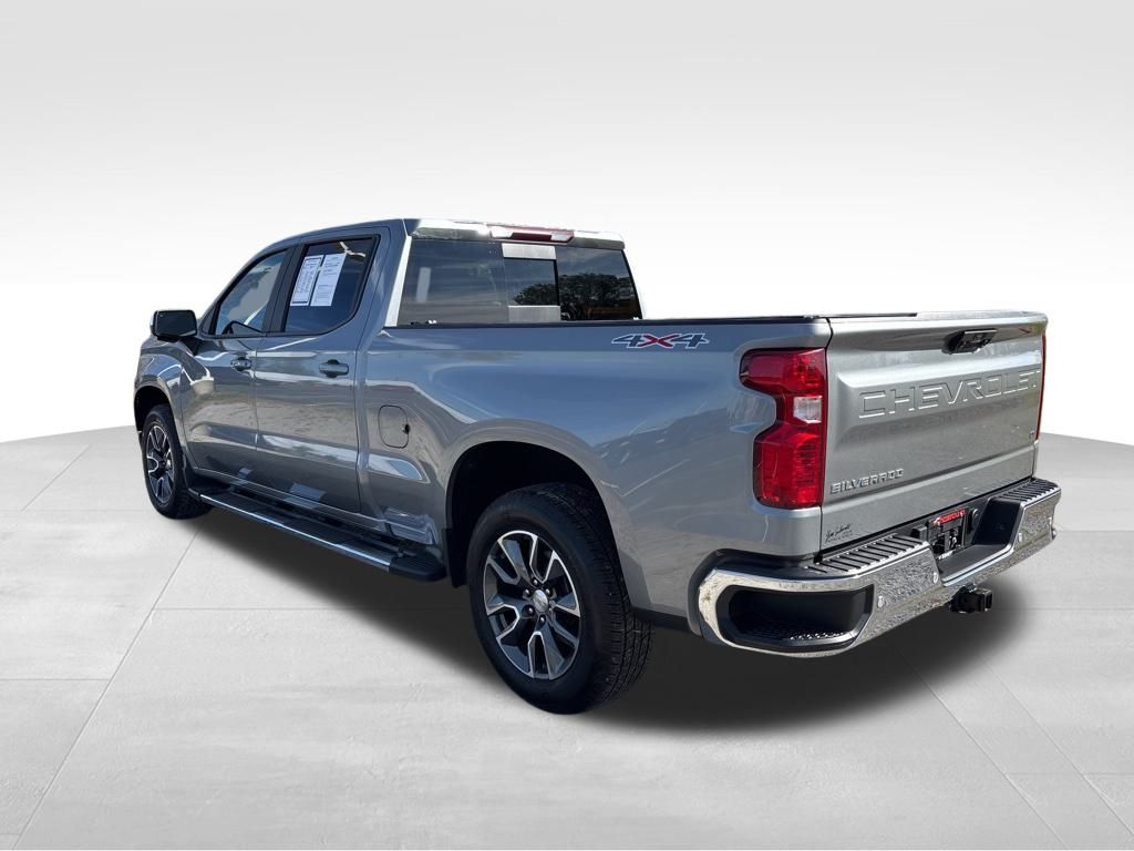 2023 Chevrolet Silverado 1500 LT photo 3