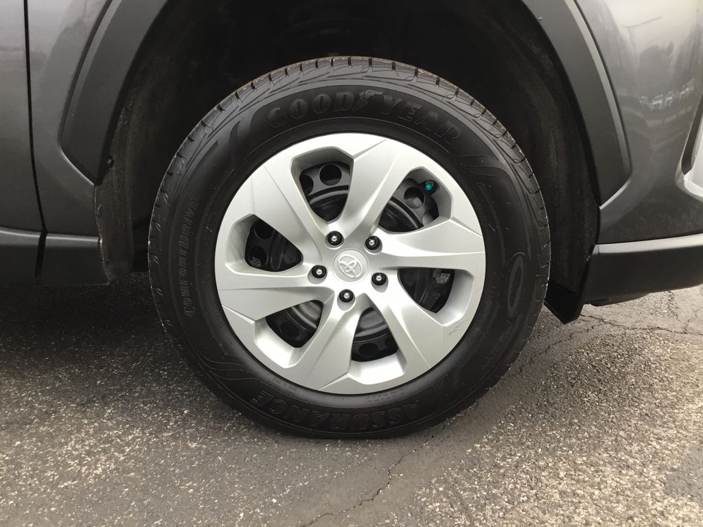 Thumbnail: 2021 Toyota RAV4 - 12