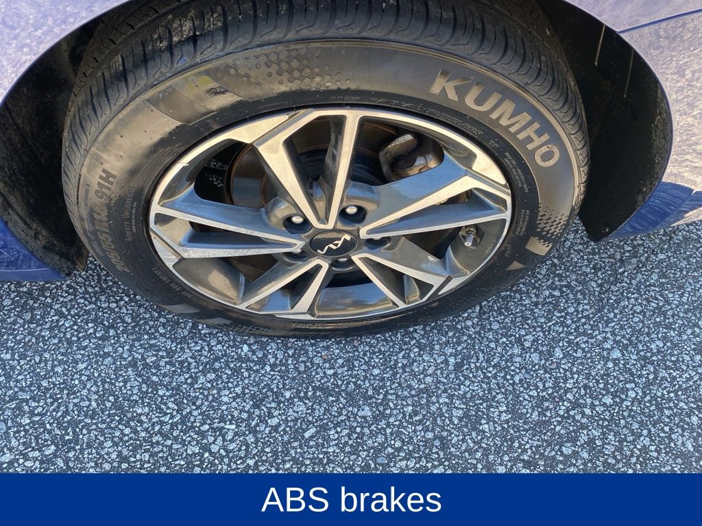 2023 Kia Forte LXS - 8