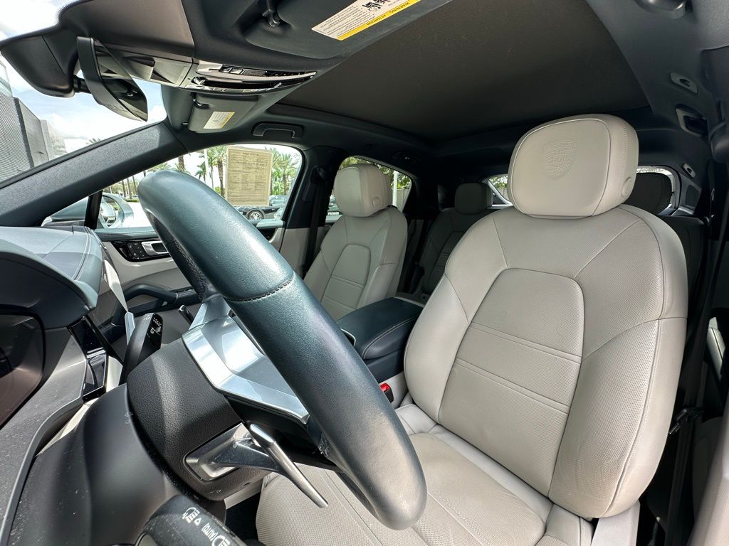 Thumbnail: 2023 Porsche  - 5