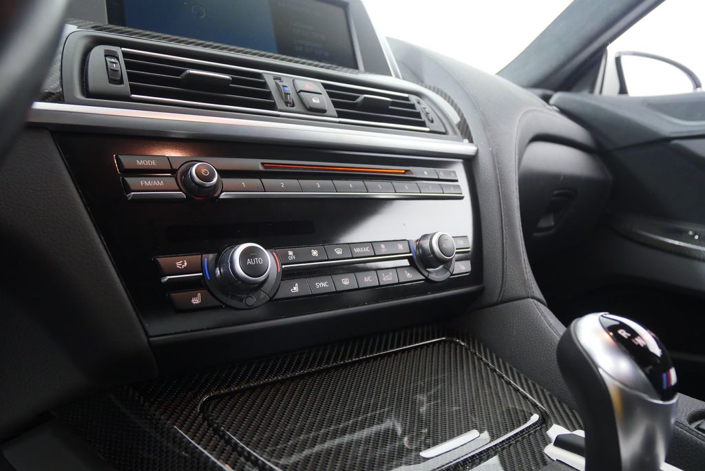 2014 BMW M6 Base 21