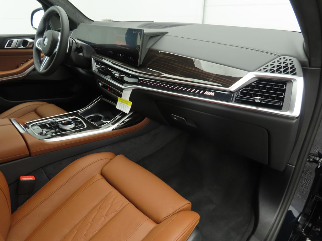 Thumbnail: 2026 BMW X7 - 18