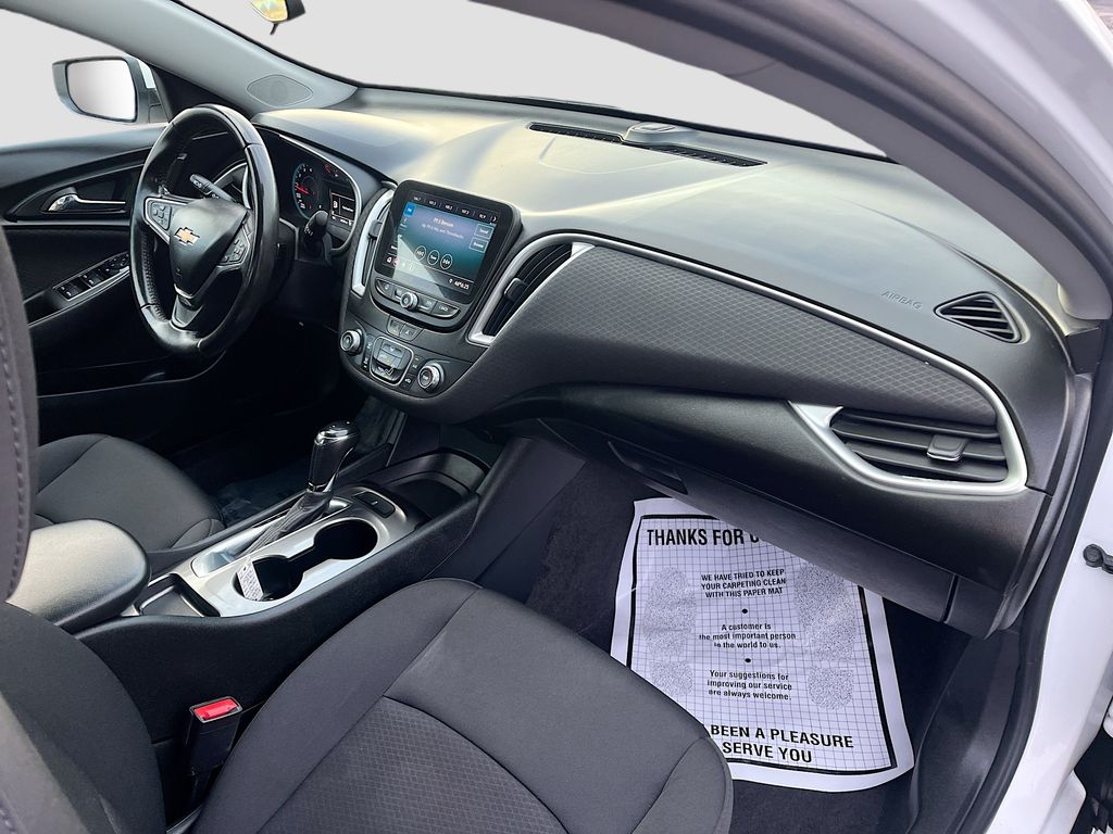 Used 2020 White Chevrolet RS image 27