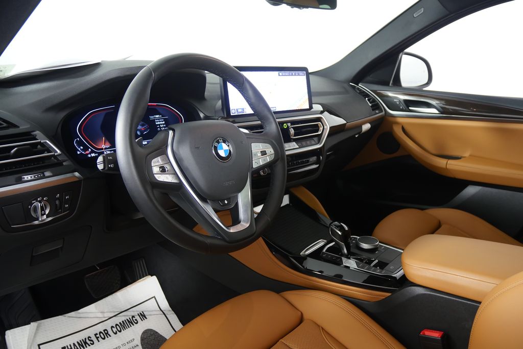 Thumbnail: 2025 BMW X4 - 12