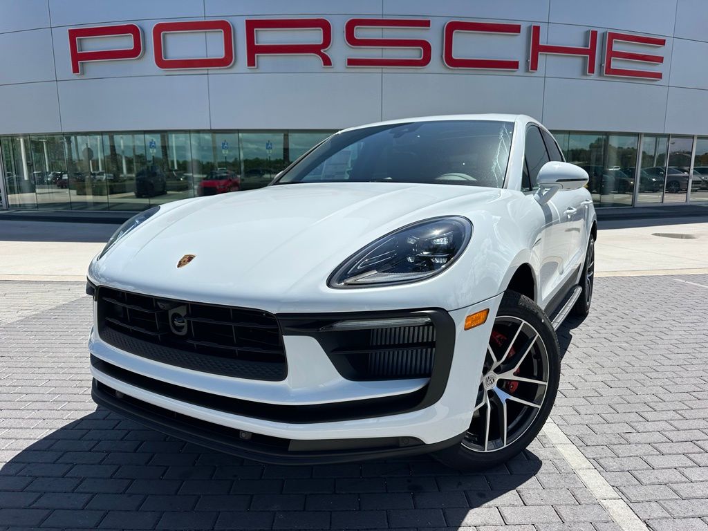 Thumbnail: 2026 Porsche Macan - 1