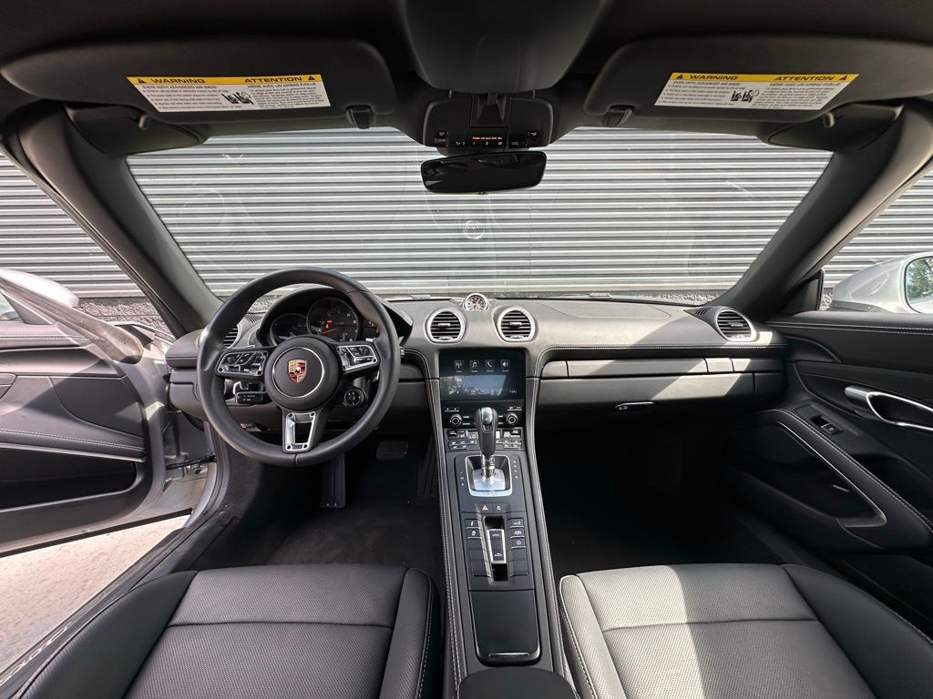 2024 Porsche 718 Boxster  32