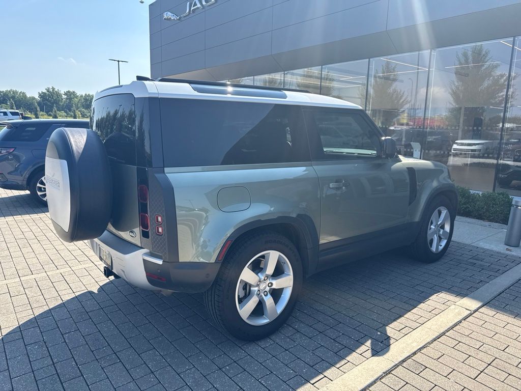 Used 2021 Green Land Rover First Edition image 5